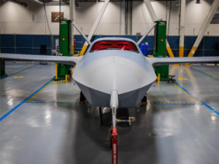 Американські розробники представили новітній безпілотний винищувач YFQ-42A