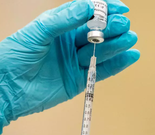 В Минздраве объяснили, как записаться на предстоящую вакцинацию от COVID-19