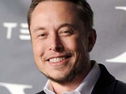 Користувачі Twitter просять Ілона Маска пофарбувати його нову ракету, як в коміксі