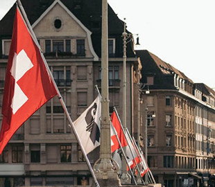 Продати авто та піти вчитися у ПТУ: що змінилося для українців у Швейцарії