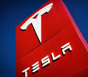 Бывший сотрудник выплатит Tesla компенсацию за кражу исходного кода автопилота