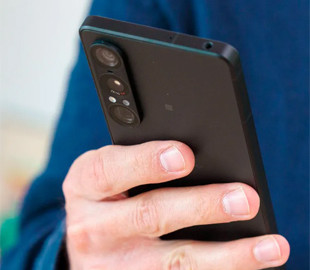 Sony продовжує розслідування причин проблем зі смартфоном Xperia 1 VII