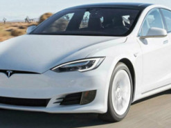 Tesla Model Y розкупили на рік вперед