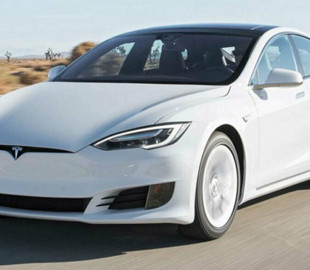 Tesla Model Y розкупили на рік вперед