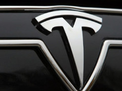 Tesla знизить ціну авто на $10 000 за допомогою технології за $3