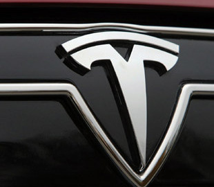 Tesla знизить ціну авто на $10 000 за допомогою технології за $3