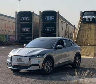 Электрический Ford Mustang Mach-E мог выглядеть совсем иначе: первый рендер