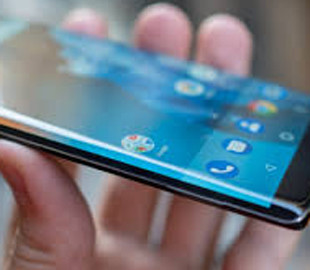Ученые объяснили привычку часто доставать смартфон