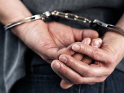 За крадіжки грошей з терміналів покарали двох львів’ян