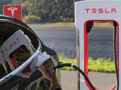 Tesla открыла завод аккумуляторного оборудования в Онтарио