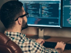 Скільки заробляють нетехнічні фахівці в IT в Україні та світі