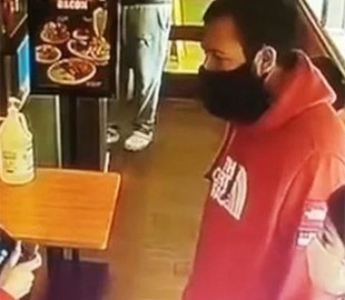В TikTok з'явилося вірусне відео з Адамом Cендлером: актора випровадили з ресторану