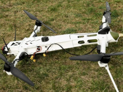 Розробники представили найбільший у світі FPV-дрон з авіабомбою на борту