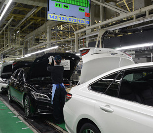 Toyota сокращает производство автомобилей из-за войны в Украине