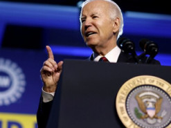 Байден пообіцяв продовжувати наполягати на звільненні утримуваного в РФ репортера WSJ Гершковича