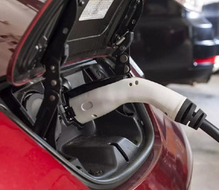 Китайці винайшли вічну батарею для електромобілів