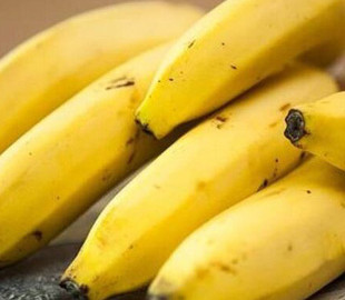 Лікарі розповіли, чому банани викликають біль у животі