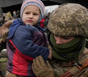 "Мамо, чому мене хочуть вбити?": до Дня захисту дітей у мережі показали проникливий ролик