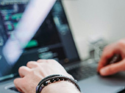 На Вінниччині програміст лікарні зливав дані медустанови стороннім особам