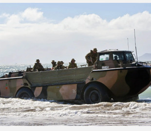 Розкриті технічні характеристики австралійського бойового всюдихода-амфібії AV-L