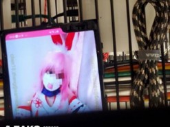 В Сети появились новые фотографии смартфона Samsung Galaxy Fold