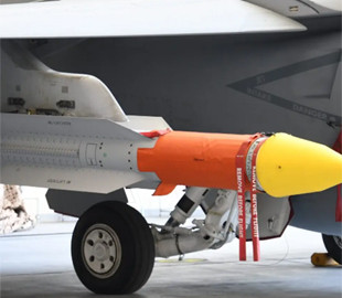 Американські розробники інтегрували ракети AIM-174B у винищувачі F/A-18E Super Hornet