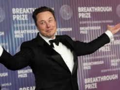 Ілон Маск планує скоротити фінансування політичних кампаній