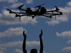 Китай «розстрілює небо» артилерією і дронами – в чому причина