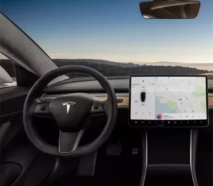 Электрокары Tesla научились следить за износом шин в реальном времени