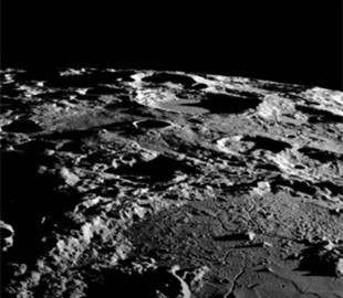 Вчені розкрили загадку дивних кратерів на Місяці