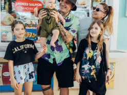 Дешевше, ніж в Україні: Анатолій Анатоліч розповів, як його родина живе у Франції