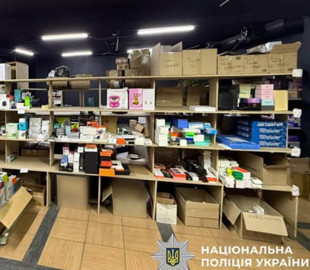 На Дніпропетровщині викрили схему продажу фейкових ґаджетів