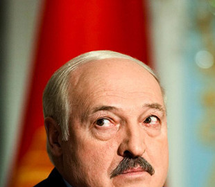 Режим Лукашенка став майже повністю залежним від рф, — розвідка Британії