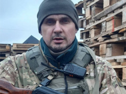 Життя, якого мене позбавили окупанти: Олег Сенцов на фронті показав сумну знахідку