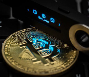 Біткоїн б'є рекорди. Чи готові великі банки вкладатися у "крипту"