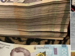 В Киеве выявили группировку, которая торговала поддельными свидетельствами о вакцинации от Covid-19