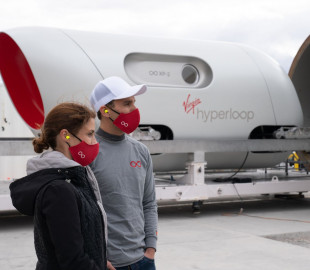 Американская компания впервые провела испытание перевозки пассажиров по технологии Hyperloop