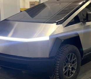Електричний пікап Tesla Cybertruck розкупили на п'ять років уперед