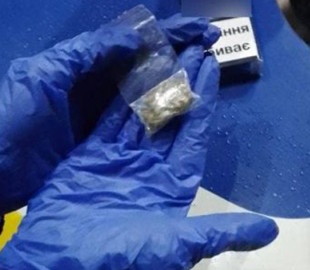 Хмельничанин робив “закладки” у центрі Тернополя: узяв посилку з амфетаміном