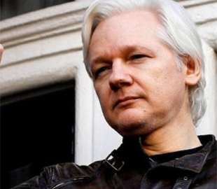Суд в Эквадоре лишил гражданства Джулиана Ассанжа