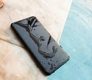 Експерт розповів, як вода може пошкодити смартфон