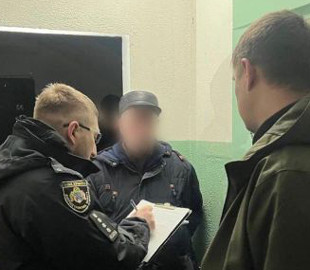 Погрози замість лікування: Нацполіція викрила шахраїв, які шантажували людей, що замовляли ліки