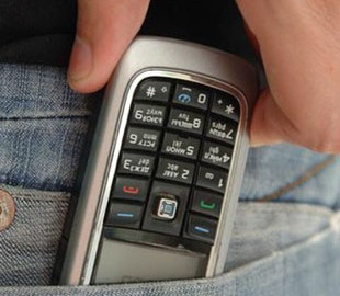 Чоловіка ув’язнили на 4 роки тюрми за крадіжки мобільних телефонів у маршрутках