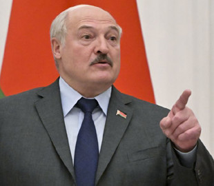 Диктатор Лукашенко назвав Шольца і Макрона "пацанами" і "дрібнотою"