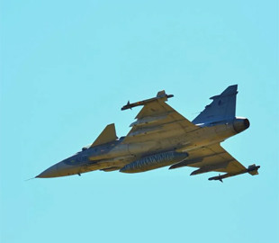 Шведський винищувач Gripen E порівняли з індійським Tejas Mk2: який літак попереду