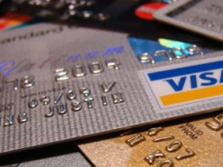 Обіцяв легкий заробіток: на Прикарпатті 23-річний шахрай викрав з банківських рахунків 340 тисяч гривень