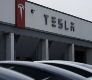 Пенсійний фонд Швеції продав усі акції Tesla і додав компанію до "чорного списку"