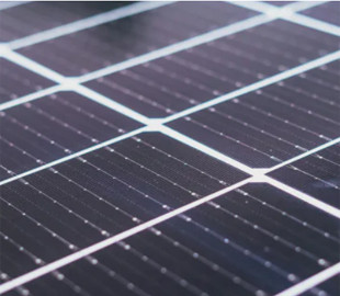 Прорив у сонячній енергетиці: легкі та гнучкі панелі встановили рекорд ефективності