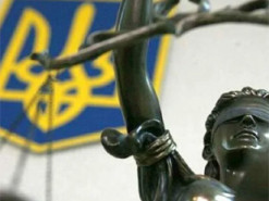 В Україні судитимуть шахрайку, яка ошукала матір загиблого воїна на 770 тисяч гривень