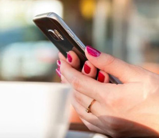 Названы лучшие смартфоны 2019 года